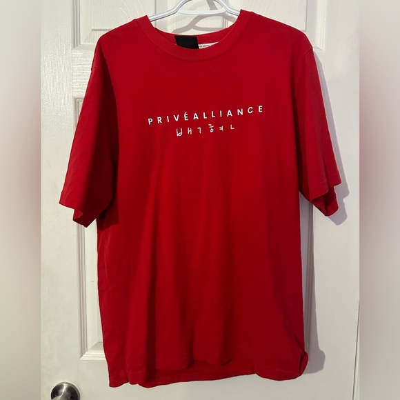 Prive Alliance x Baekhyun Red Shirt - Picture 1 of 1